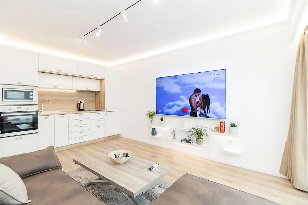 Apartment Cinderella Varna 0*,